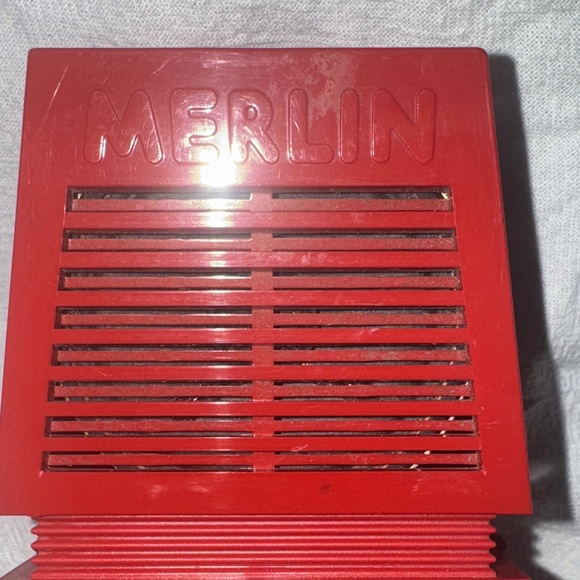 Red Merlin Handheld Console - Picture 4 of 13